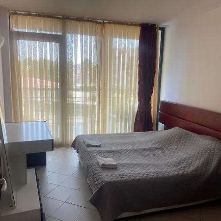 голям двустаен 300 м от плажа 307 아파트