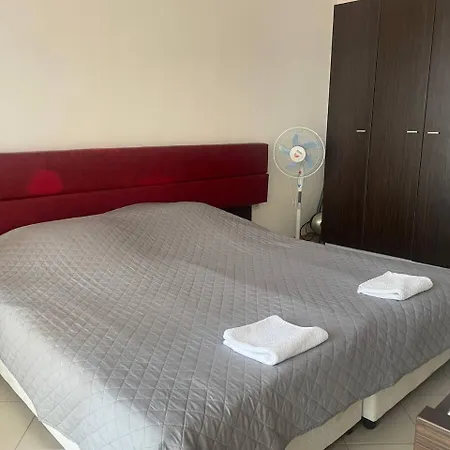 голям двустаен 300 м от плажа 307 아파트 *